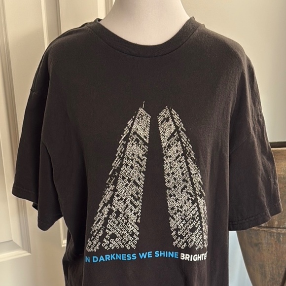 911 Memorial T-shirt, September 11th Black Twin Towers - Unisex - Picture 2 of 11